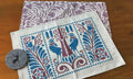 Platzset / Tischset,  Flieder/Blau, 50x35cm, zum Wenden, Baumwollstoff, Vogelmotiv, Jugendstil, Vögel, Landhausstil