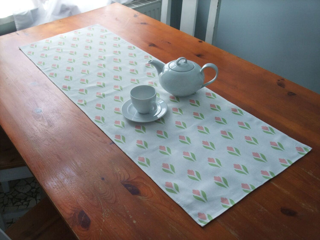 Tischläufer, 40 x 120cm, Krokusmotiv, weiß-rosa, Ostern