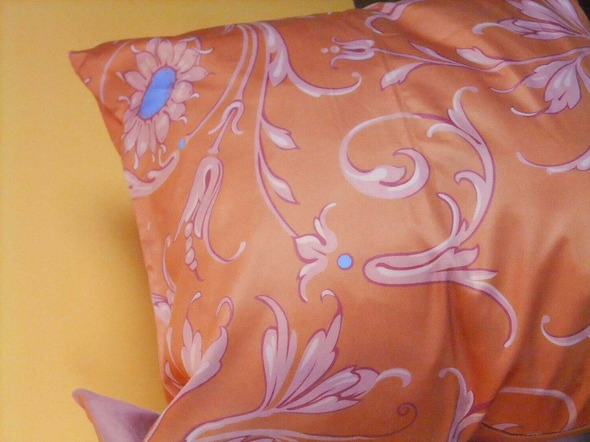 Kissenhülle "Feldblume", Farbstellung Abendsonne, Mako-Satin, mit verdecktem Reißverschluß an der Unterseite,