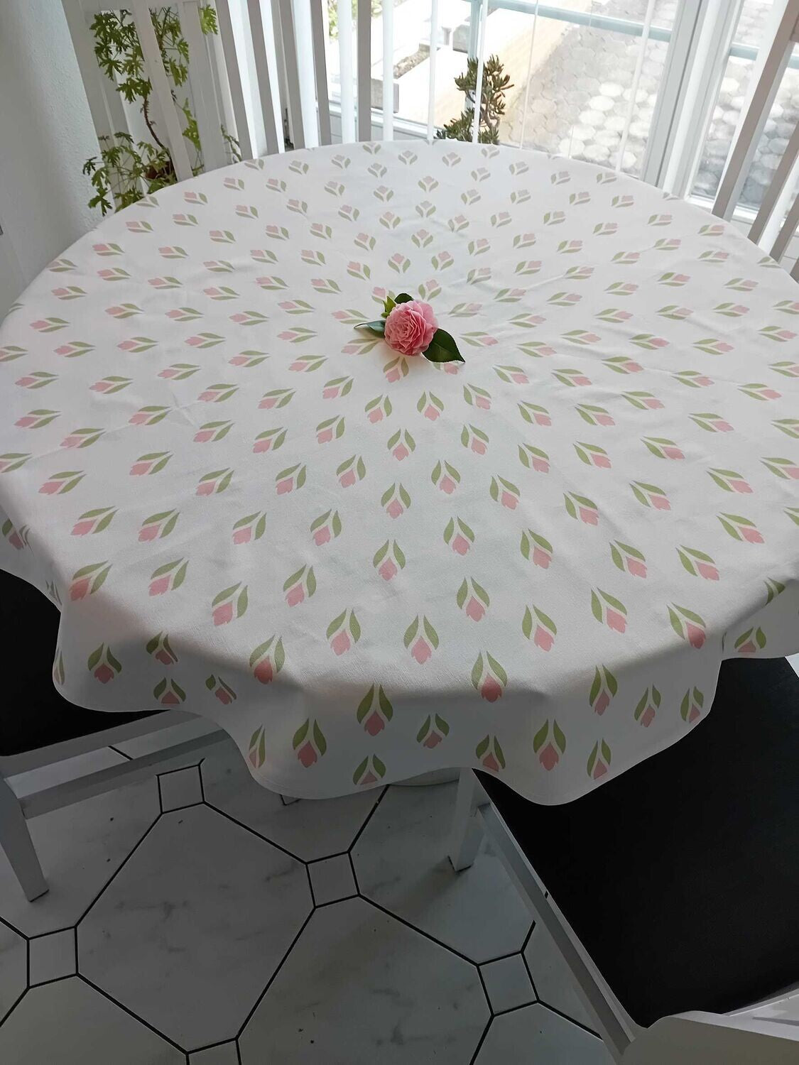 Round tablecloth, white/pink, crocus design, Easter, spring pattern, cotton