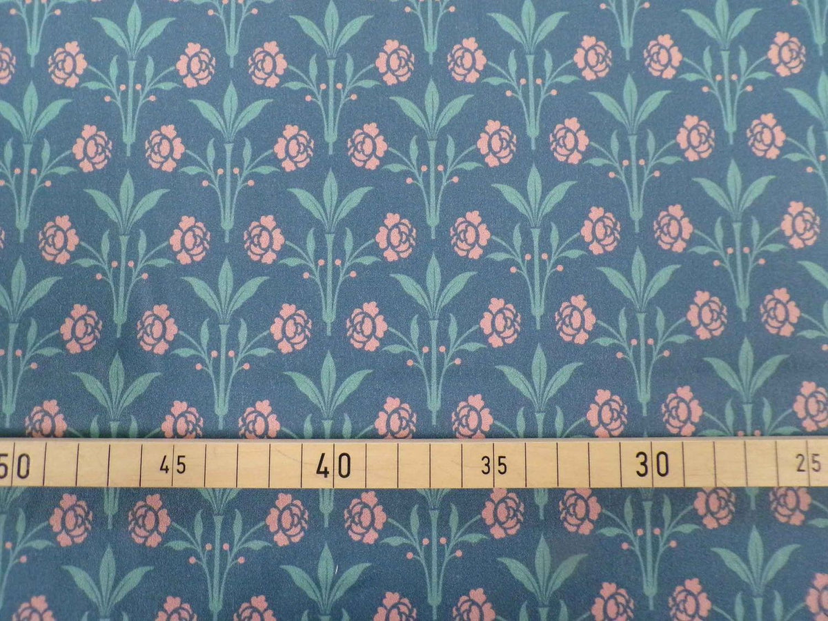 Makosatin, Meterware, Baumwollstoff, Motiv "Erker", Farbstellung "Sommernacht" (Dunkelblau), Blumenmuster türkis/altrosa, glänzend Bauwollsatin, Trachteh, Dirndl, Viktorianisch, Bettwäsche, Kleider