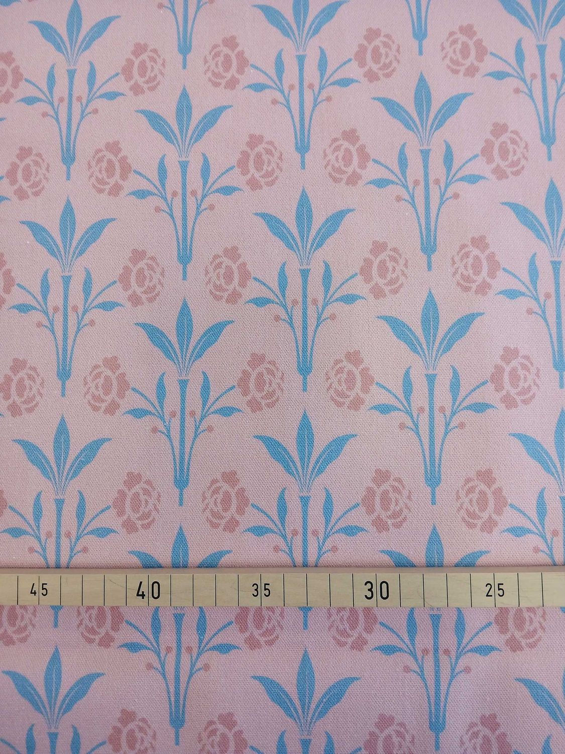 Halbpanama, Meterware, Baumwollstoff, Motiv "Erker", Farbstellung "Hortensie" (Altrosa), Gründerzeitliches/viktorianisches Muster, Trachten, Dirndl, Kissenhülle, Tischdecke, Kissen, Taschen