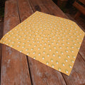 Quadratische Tischdecke,  Mitteldecke, 75x75cm, Gelb, weiß, hellgrün, Baumwollstoff, Krokus Tulpen