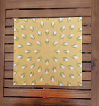 Stoffserviette, 40x40cm, 100% Baumwolle, gelb, Krokusse, weiß/grün, mit Briefecken-Saum 25mm, Tischdeckchen