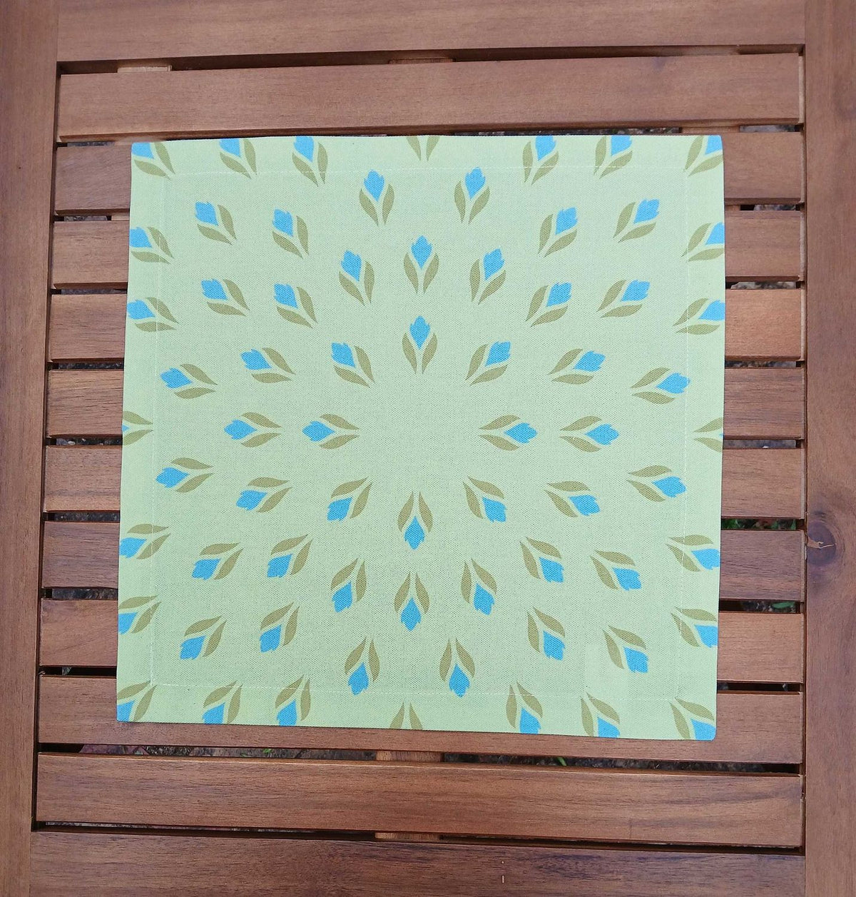 Fabric napkin, 40x40cm, 100% cotton, light green, crocuses, green/turquoise, with 25mm mitered hem, table runner