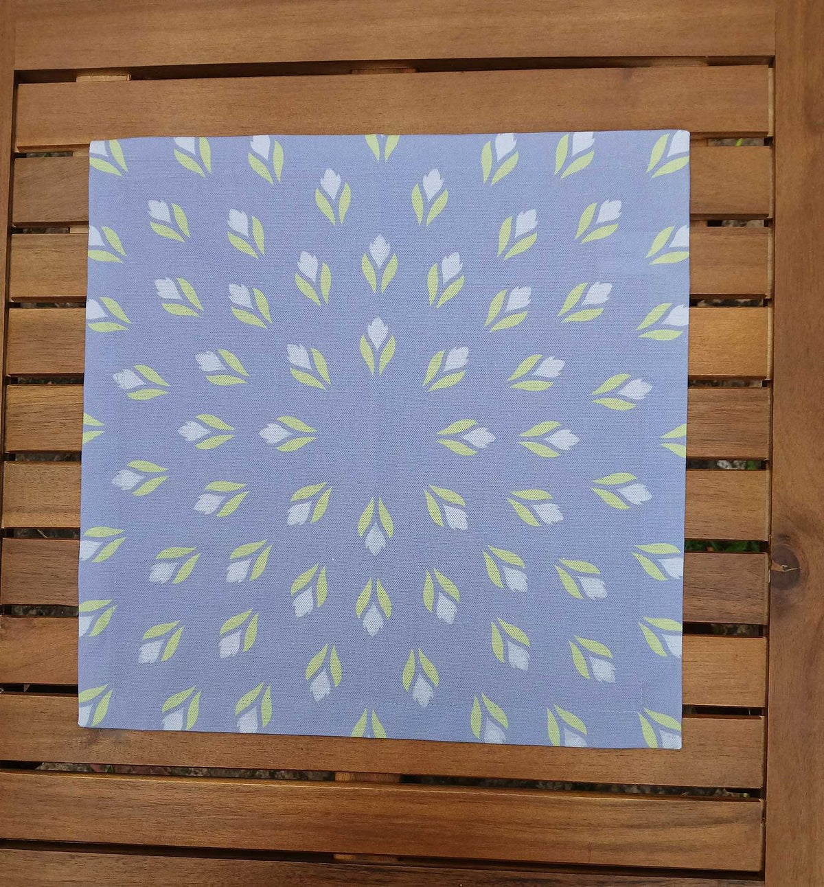 Cloth napkin, 40x40cm, 100% cotton, lavender, crocuses, light green/light blue, with 25mm mitered hem, table runner, ultramarine blue