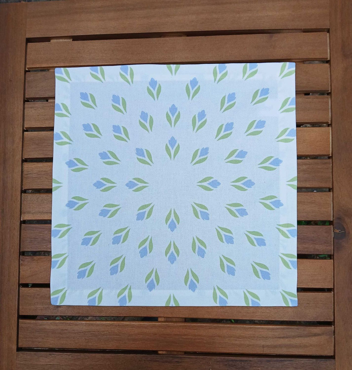 Fabric napkin, 40x40cm, 100% cotton, white, crocuses, light green/light blue, with 25mm envelope hem, placemat