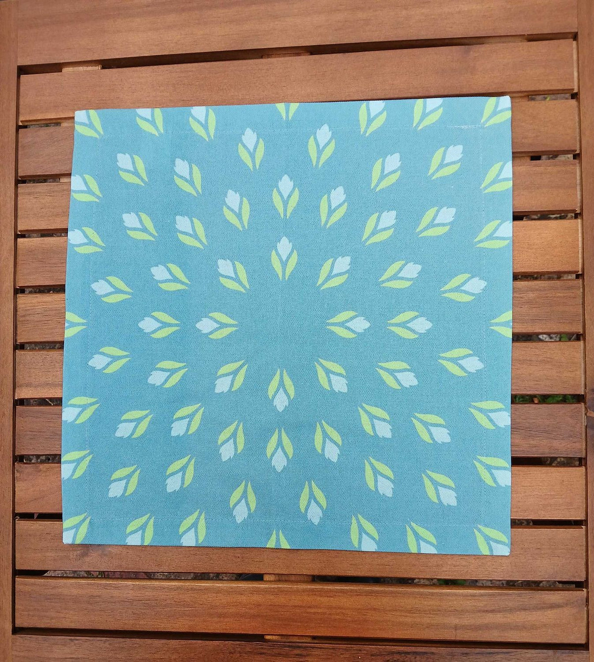 Fabric napkin, 40x40cm, 100% cotton, turquoise/light blue, crocuses, light green/light blue, with 25mm envelope hem, table runner