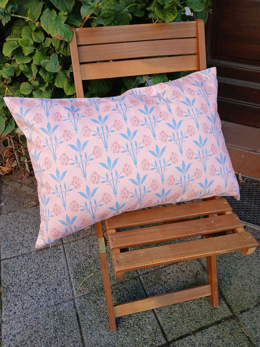 Kissenhülle, 60 x 40cm, Motiv "Erker", Farbstellung "Hortensie" (Altrosa) mit blaugrün und altrosa, Baumwolle, Reißverschluß, Gründerzeit, Landhausstil