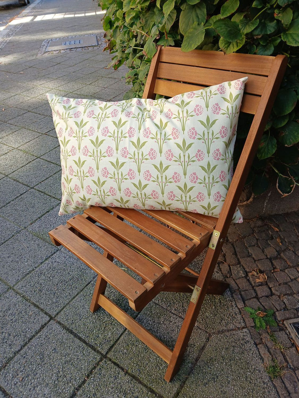 Kissenhülle, 60 x 40cm, Motiv "Erker", Farbstellung "Frühlingszauber" (Vanille/Hellgelb) mit grün und altrosa, Baumwollstoff, Reißverschluß, Gründerzeit, Landhausstil
