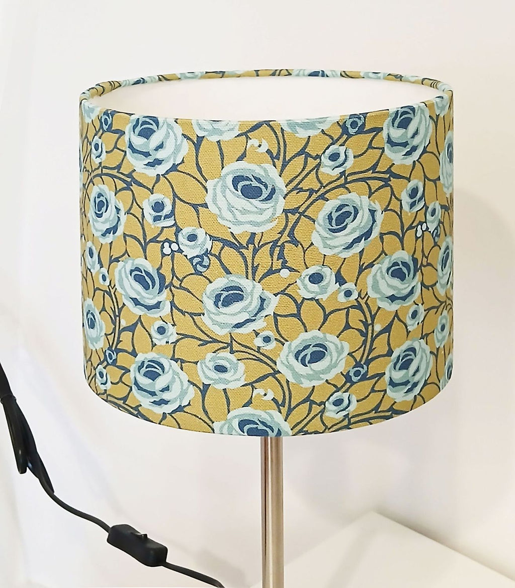 Lampenschirm, Rosen, navy-aqua-grün, 20cm  Durchmesser, zylindrisch, Muster "Weg zum Turm", 16cm hoch, Tischlampe