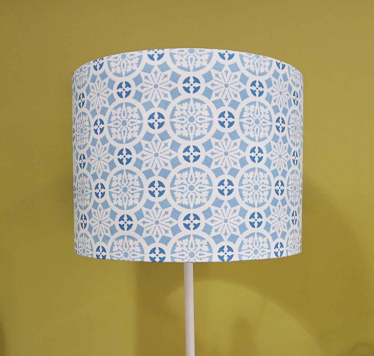Lampenschirm, "Schneemuster", 15-20-30-40cm Durchmesser, Weiß/Blau, drei Größen, zylinderförmig