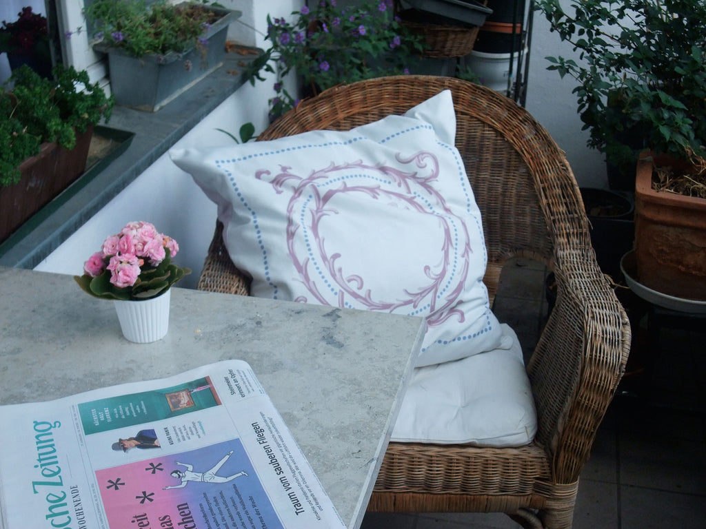 Cushion cover, wreath, white-purple, 50x50cm