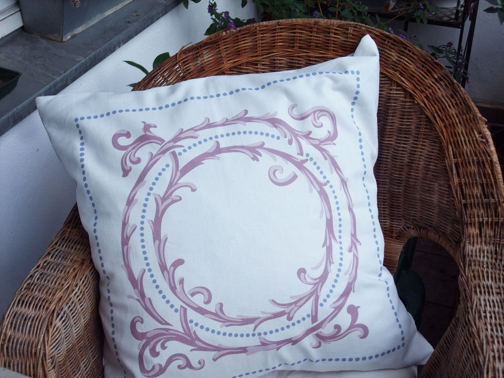 Cushion cover, wreath, white-purple, 50x50cm