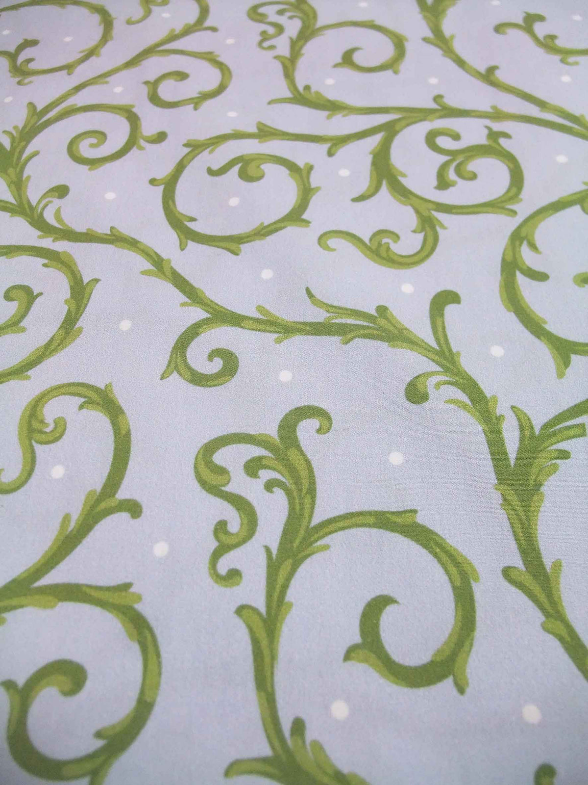 Popeline, Meterware, Baumwollstoff, GOTS, bio, Motiv Dornenhecke, hellblau-grün, weiße Pünktchen, Webware, Futterstoff, Blusenstoff, Hemdenstoff, Trachten, Dirndl, Patchwork