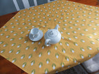 Quadratische Tischdecke, gelb/weiß, Krokusmotiv, Ostern, Frühling, 110x110cm oder 155x155cm
