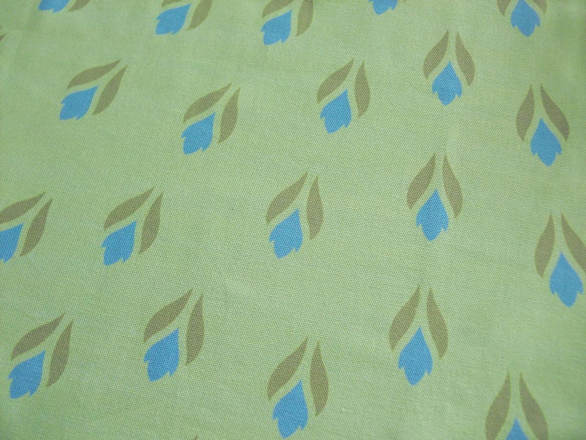 Quadratische Tischdecke,  hellgrün/wasserblau, Krokusmotiv, Ostern, Frühling, 110x110cm oder 155x155cm