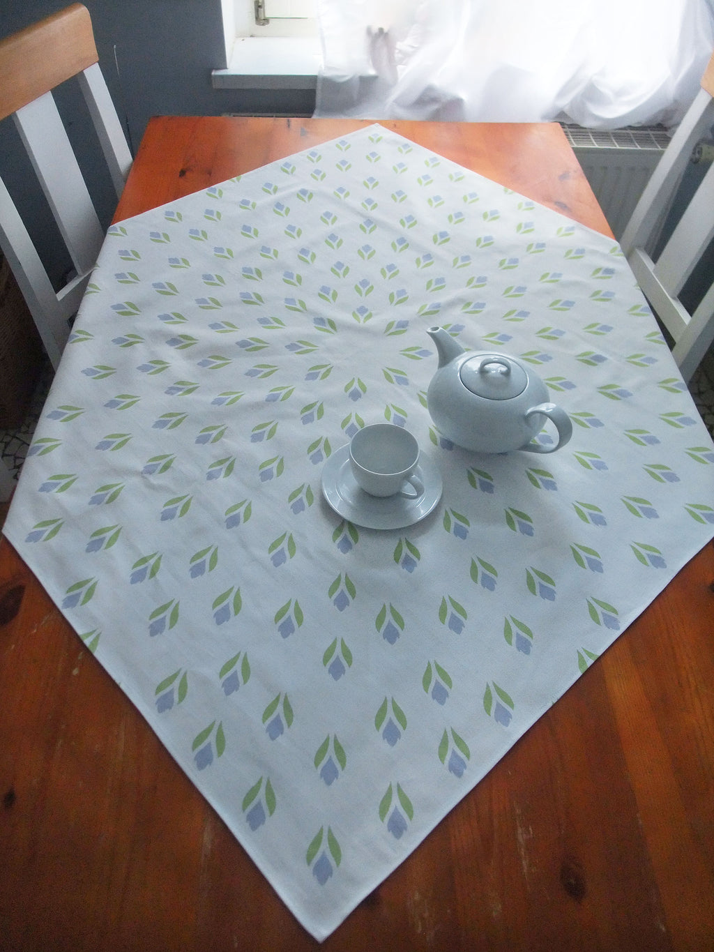 Square tablecloth, white/light blue, crocus design, Easter, spring, 110 x 110 cm or 155 x 155 cm