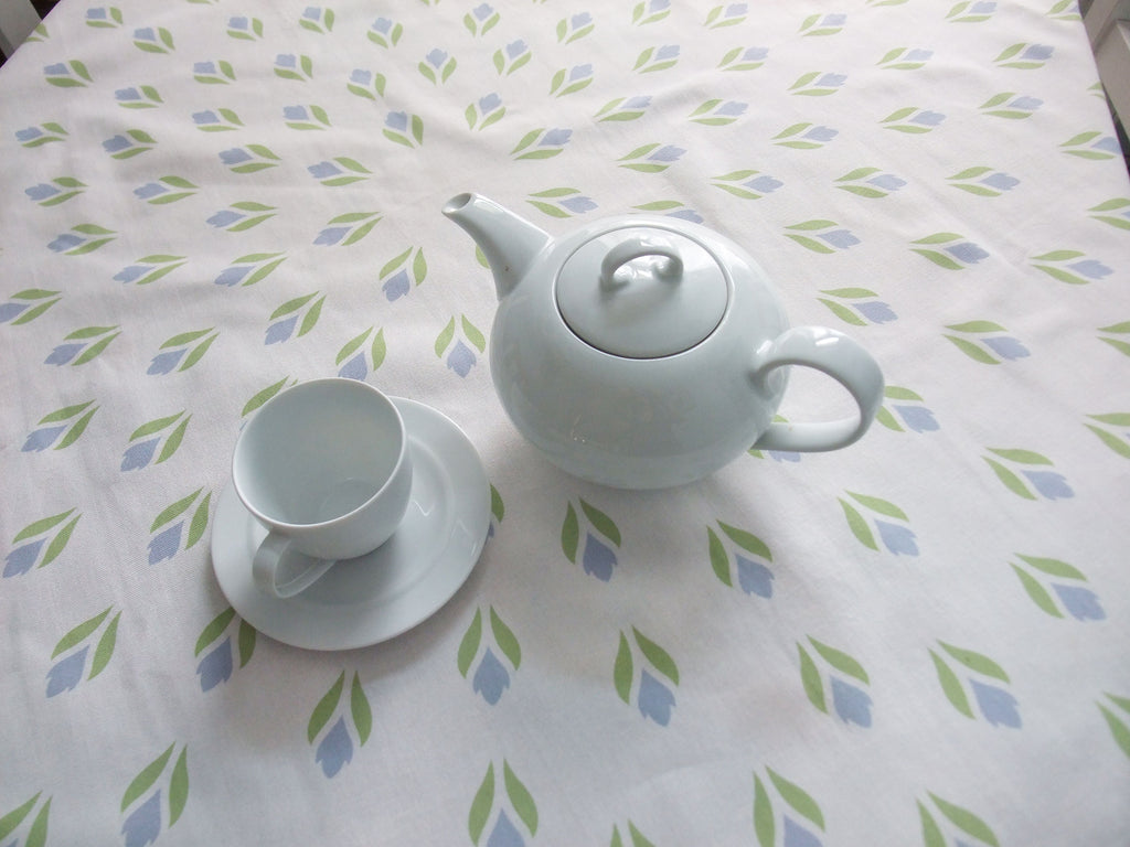 Square tablecloth, white/light blue, crocus design, Easter, spring, 110 x 110 cm or 155 x 155 cm