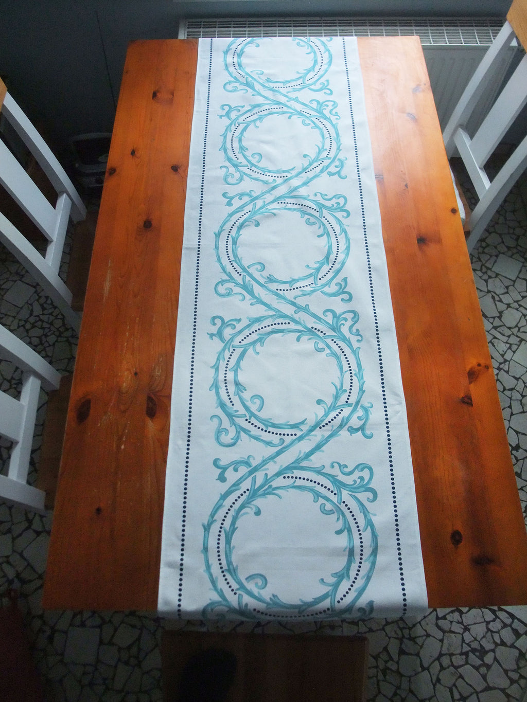 Table runner, thistle hedge, white-water blue, 45 cm wide, two lengths
