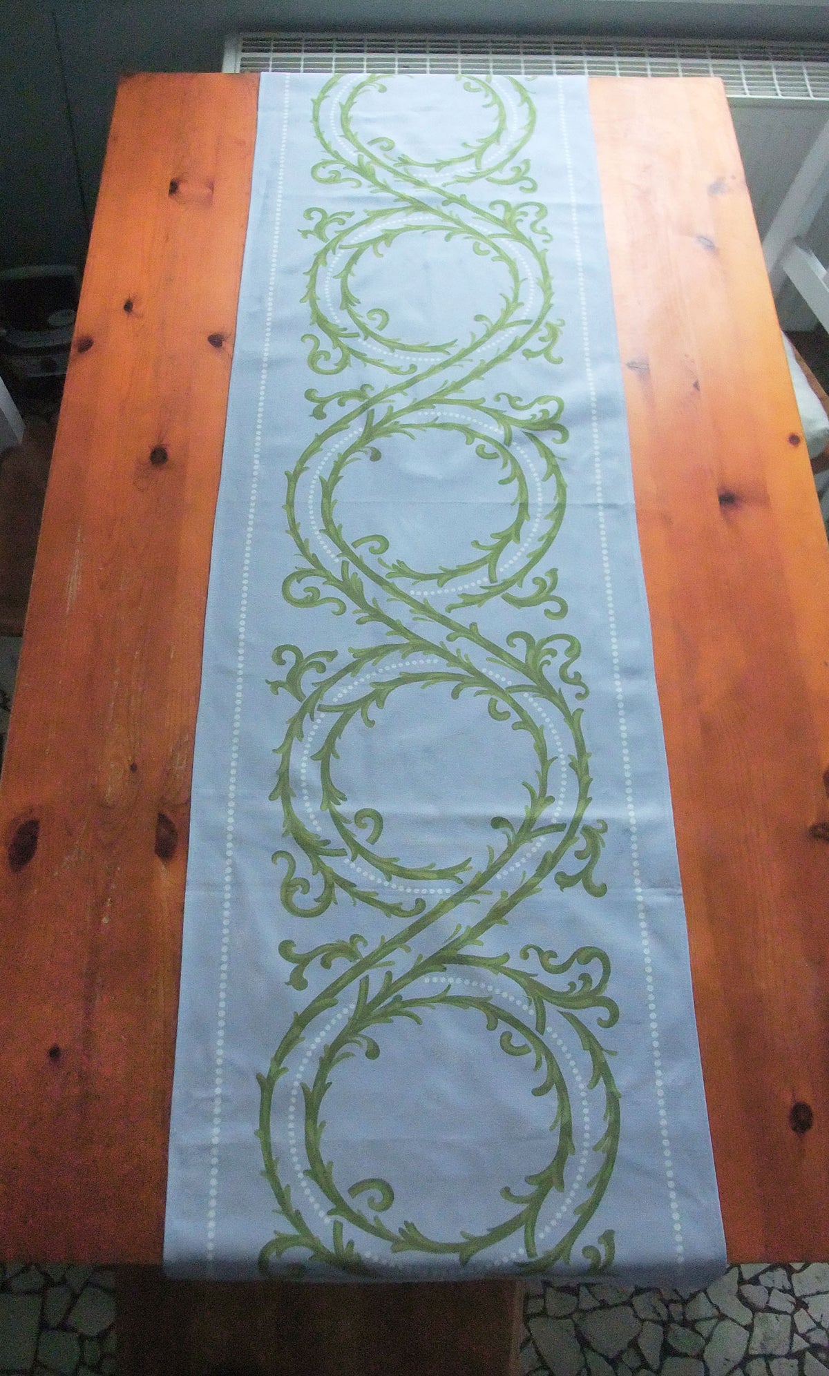 Tischläufer, Dornenhecke, hellblau/grün, 45cm breit, zwei Längen