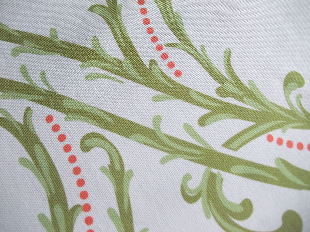 Table runner, thorny hedge, white and light green, 45 cm wide, two lengths