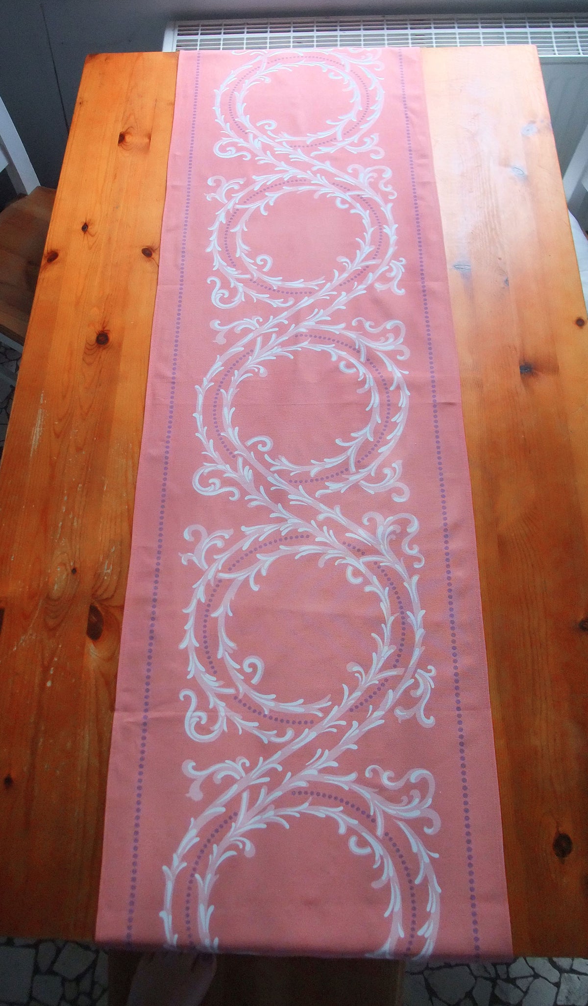 Tischläufer, Dornenhecke, lachsfarbig-rosa, 45cm breit, zwei Längen