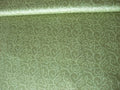 Mako-Satin, Meterware, Baumwolle,  grün mit hellgrünen Ranken und roten Pünktchen, Blusen, Hemden, Bettwäschestoff, glänzend, Muster, Kleider
