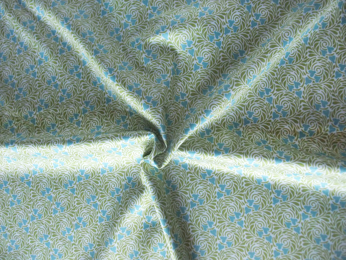 Mako-Satin, Meterware, Baumwolle,  Motiv "Rabenwiese" grün/wasserblau, türkis, aqua, Spiralen, Herzen, Baumwollsatin, für Bettwäsche, elegante Kleidung, Hemden, Kleider
