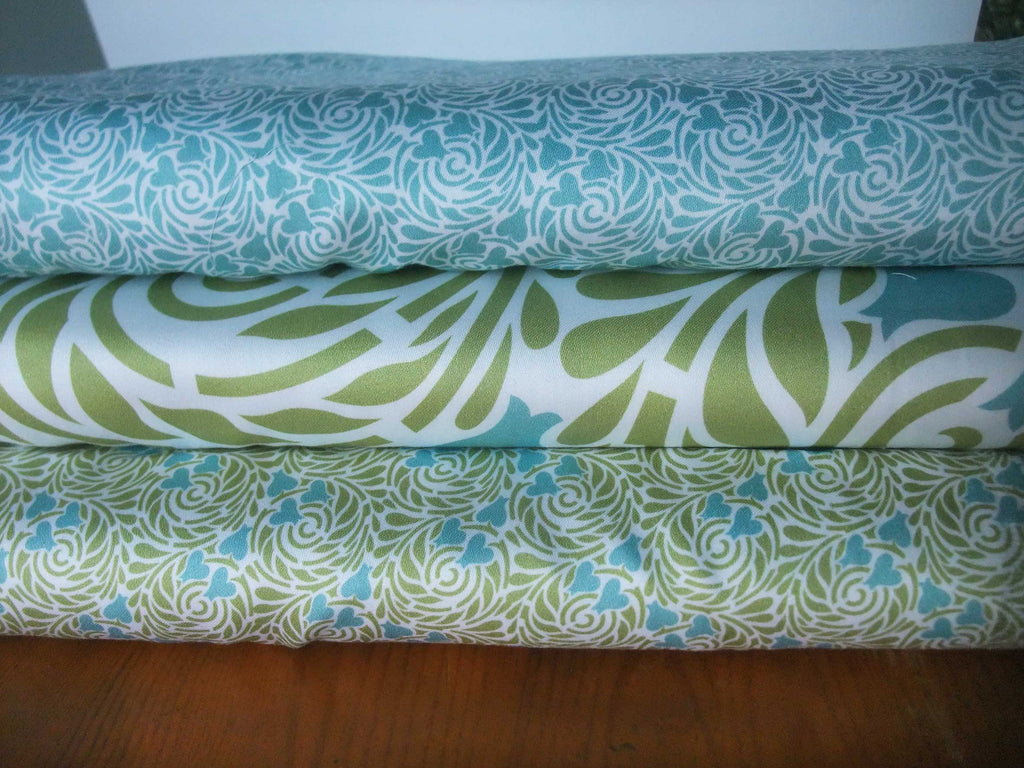 Mako-Satin, Meterware, Baumwolle,  Motiv "Rabenwiese" grün/wasserblau, türkis, aqua, Spiralen, Herzen, Baumwollsatin, für Bettwäsche, elegante Kleidung, Hemden, Kleider