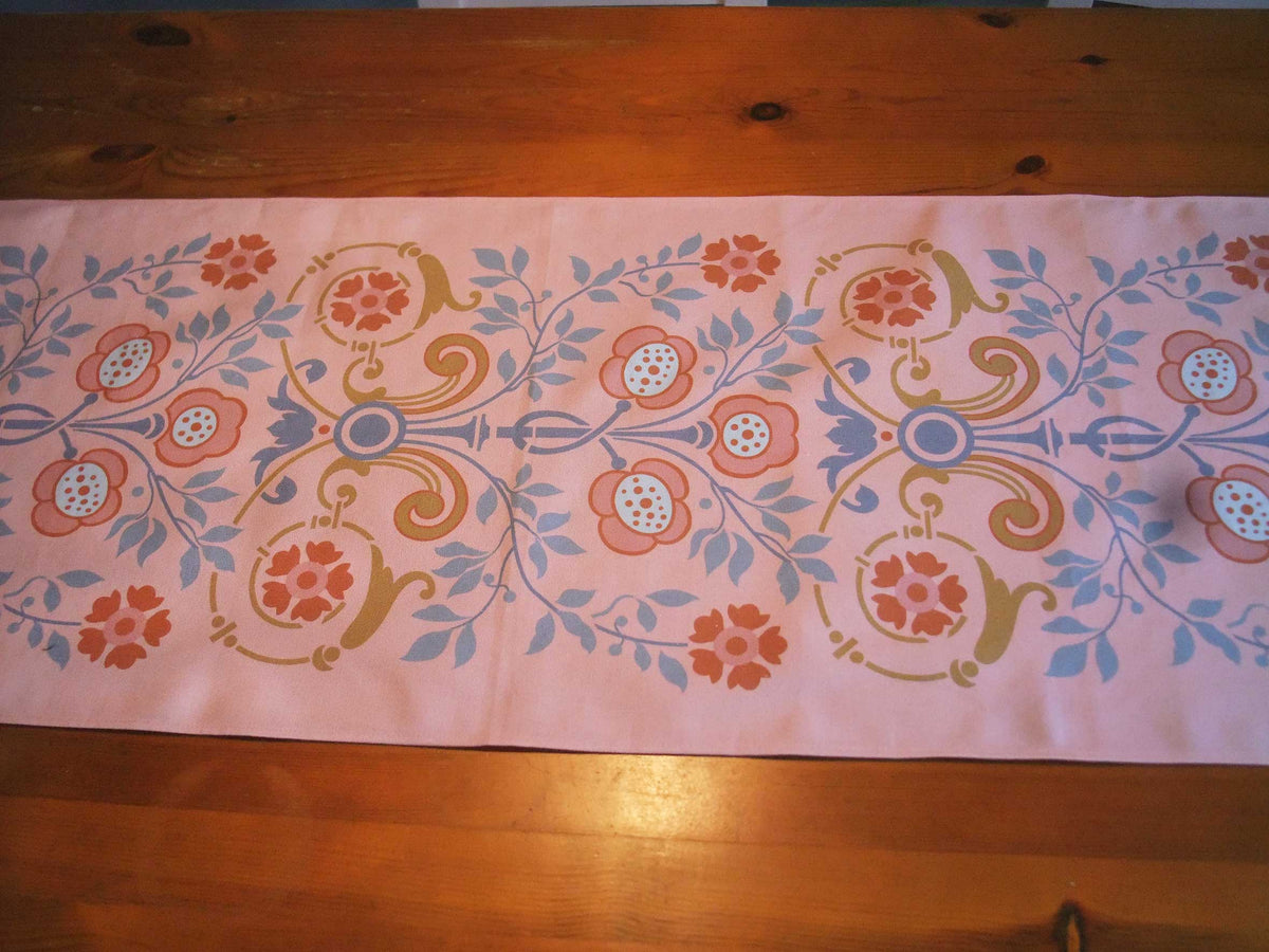 Tischläufer, zwei Längen, Motiv "Bauerngarten", Farbstellung "Hortensie" (Altrosa)